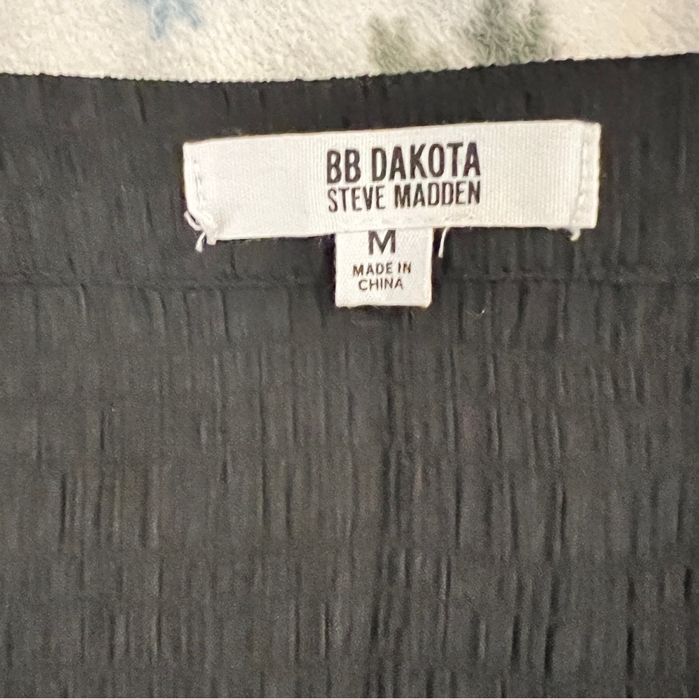 BB Dakota Black Puff Sleeve V-Neck Dress - Picture 7 of 9